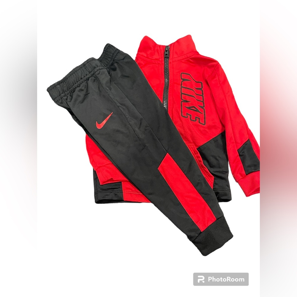 Nike 2 Piece Set